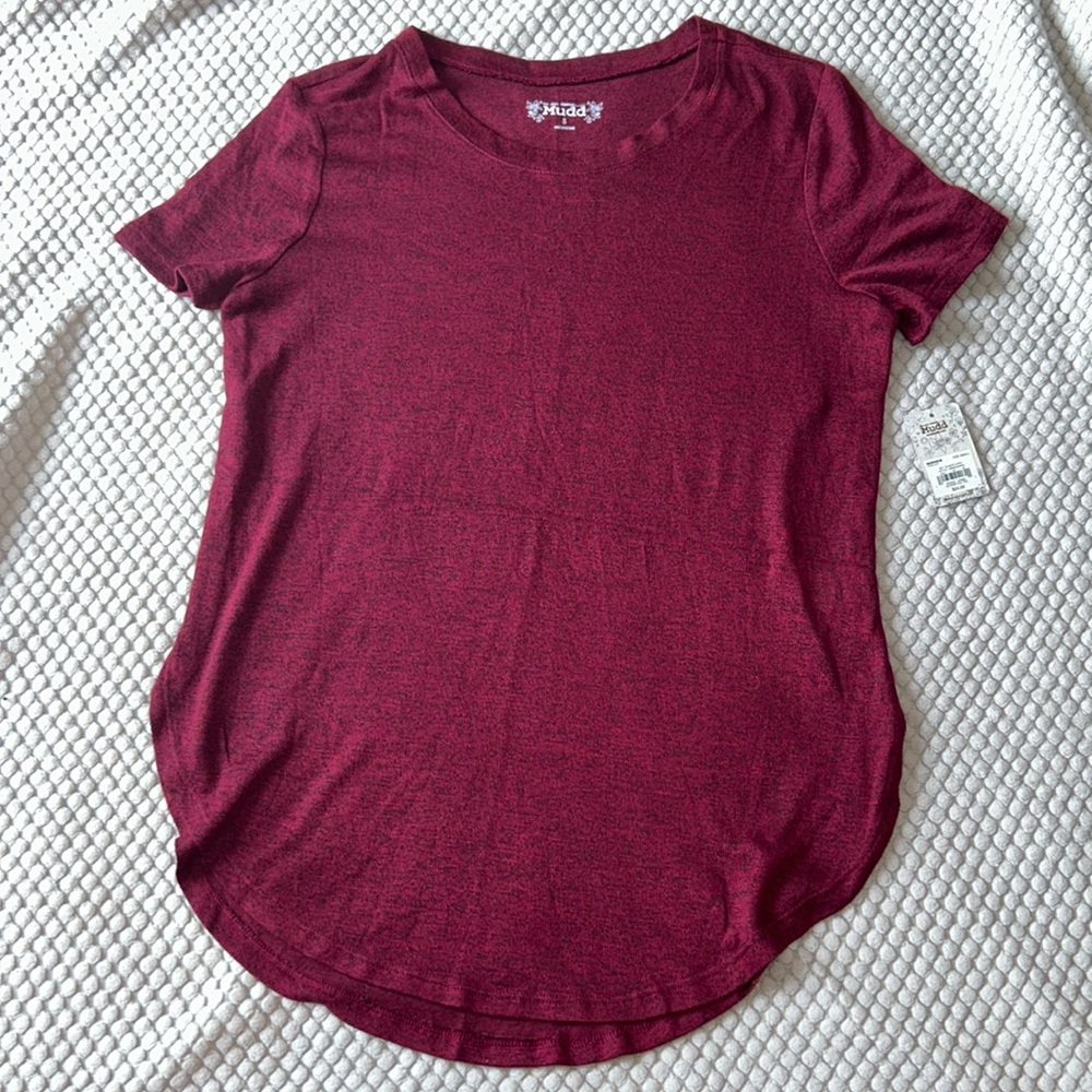 Mudd Red Short Sleeve Tee Stylish and Versatile